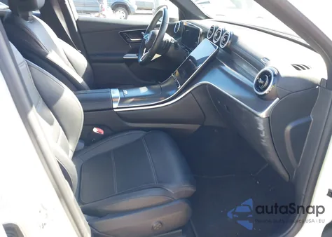 2024 Mercedes-Benz Glc 300 4Matic Suv z USA, uszkodzony, nr VIN W1NKM4HB6RF220952